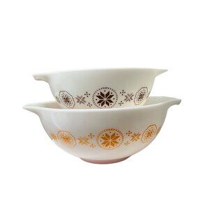 Pyrex Town and Country Set of 2 Glass Cinderella Nesting Mixing Bowl Set